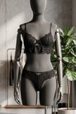Noir Seduction