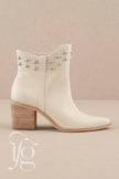 WHITE BOOTIES